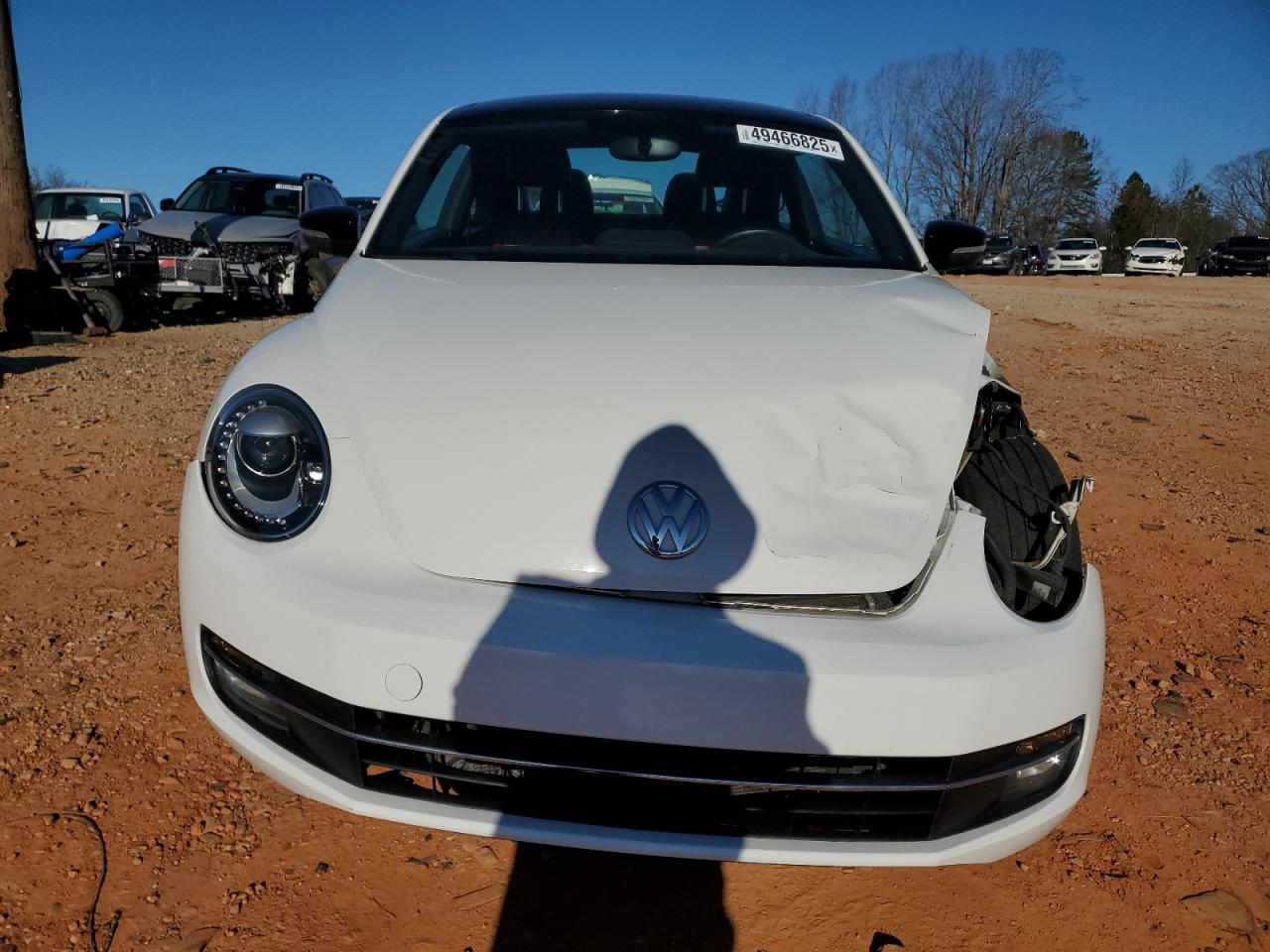 2012 Volkswagen Beetle VIN 3VWVA7AT9CM656846 Copart auction photo, front end / side damage thumbnail 5