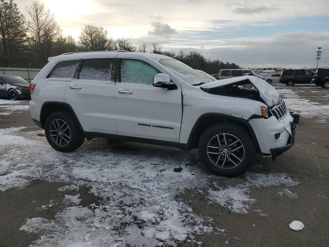 2018 Jeep Grand Cherokee VIN 1C4RJFBG9JC319298 Copart auction photo, front end / minor dent/scratches damage thumbnail 4