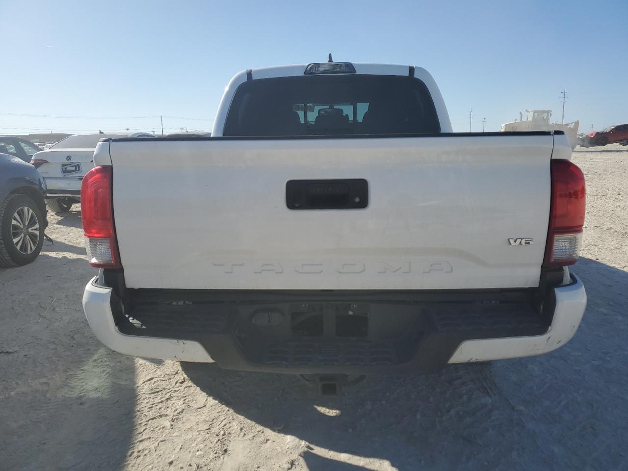 2017 Toyota Tacoma VIN 5TFCZ5AN7HX103509 Copart auction photo, front end / rear end damage thumbnail 6