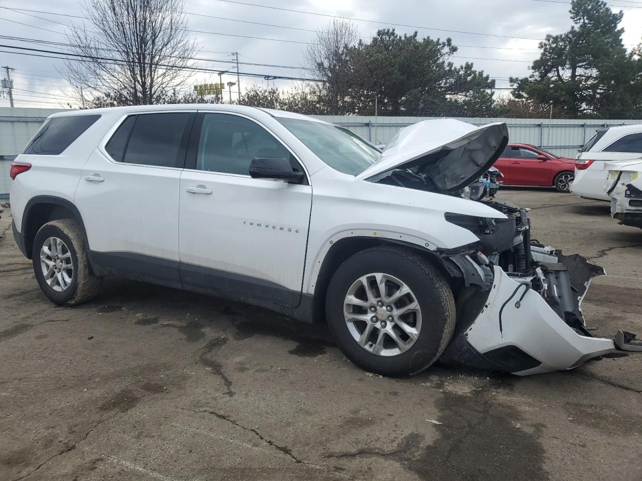 2019 Chevrolet Traverse VIN 1GNERFKW8KJ227490 Copart auction photo, front end / undercarriage damage thumbnail 4