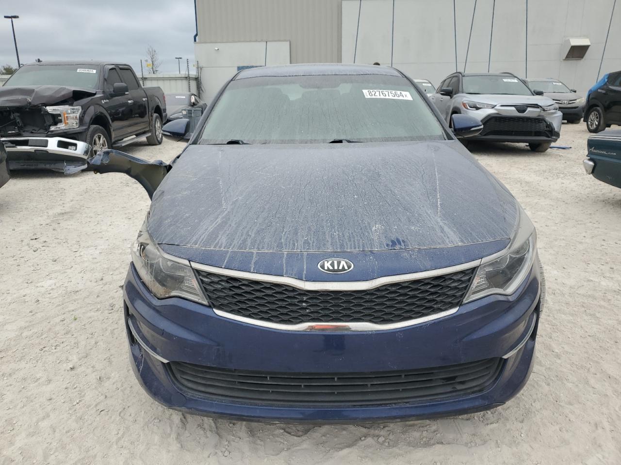 2018 KIA Optima VIN 5XXGT4L35JG273650 Copart auction photo, front end / side damage thumbnail 5