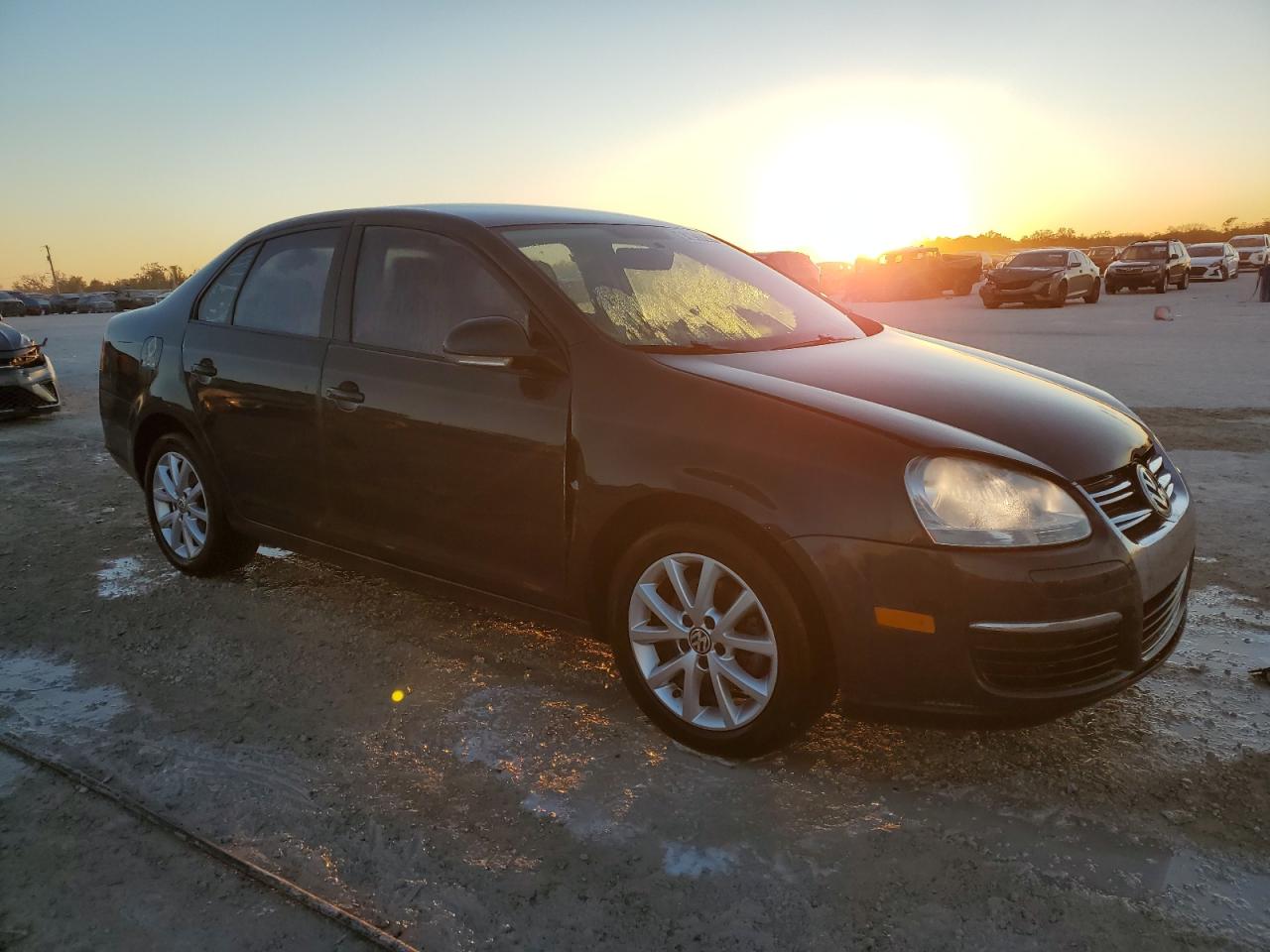 2010 Volkswagen Jetta VIN 3VWAX7AJ1AM148220 Copart auction photo, front end damage thumbnail 4