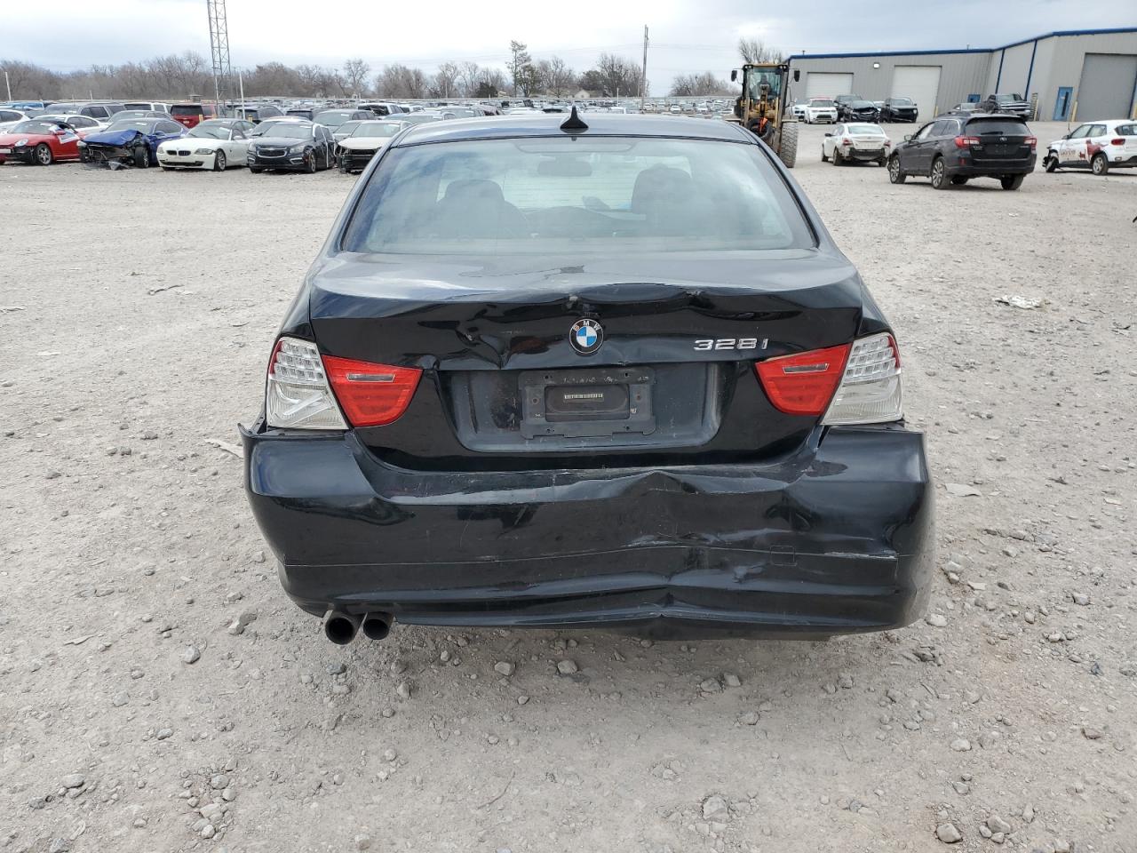 2011 BMW 3er VIN WBAPH7C56BE130729 Copart auction photo, rear end / minor dent/scratches damage thumbnail 6