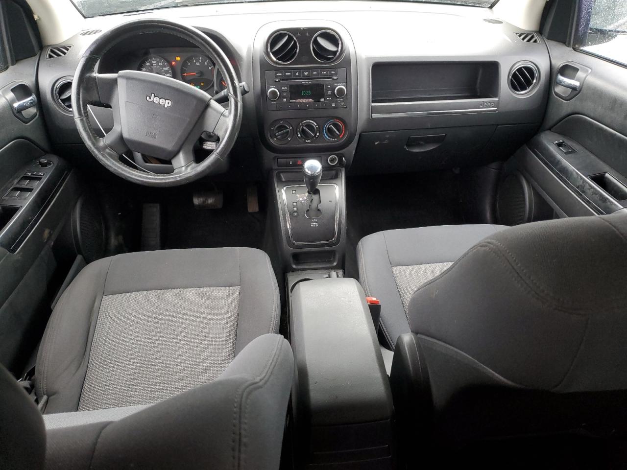 2009 Jeep Compass VIN 1J4FT47BX9D192298 Copart auction photo, front end damage thumbnail 8