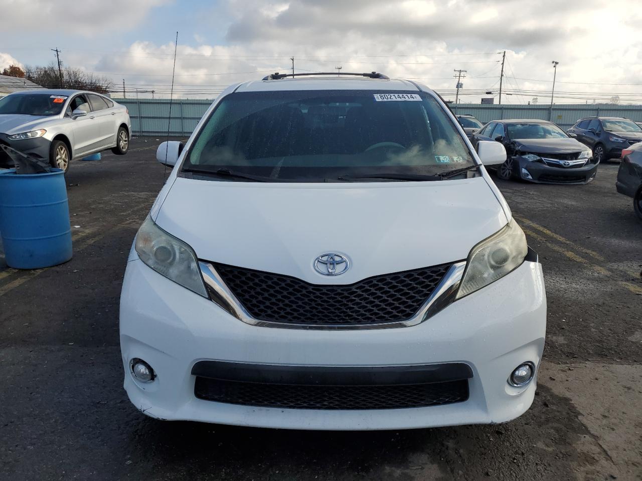 2011 Toyota Sienna VIN 5TDXK3DC6BS042817 Copart auction photo, front end / undercarriage damage thumbnail 5