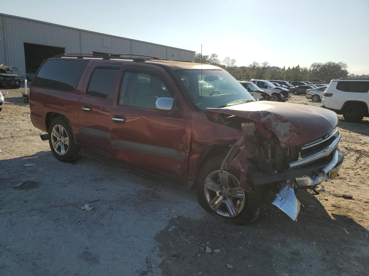 2002 Chevrolet Suburban VIN 1GNEC16Z12J165407 Copart auction photo, front end / side damage thumbnail 4