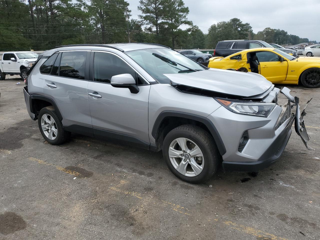 2021 Toyota RAV 4 VIN 2T3W1RFV9MC088063 Copart auction photo, front end damage thumbnail 4