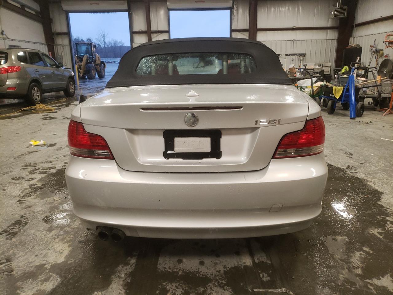 2011 BMW 1er VIN WBAUL7C52BVM80814 Copart auction photo, front end damage thumbnail 6