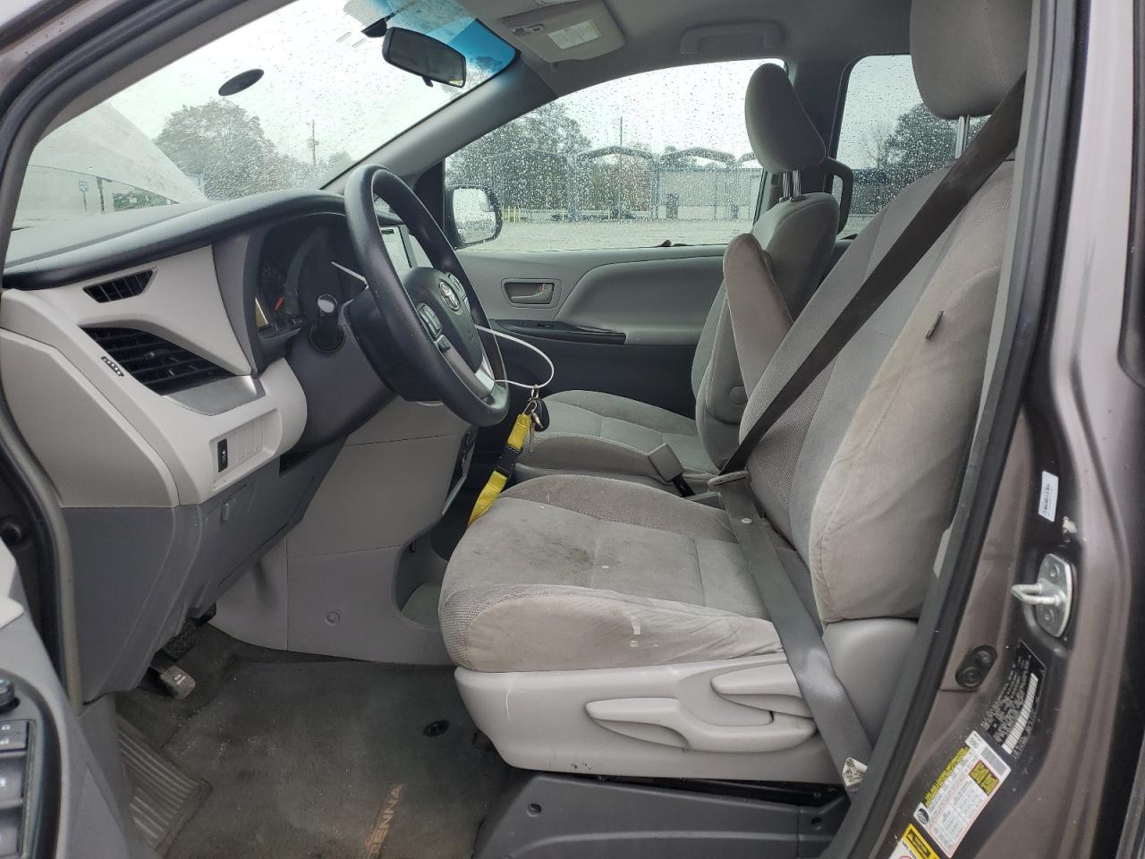 2015 Toyota Sienna VIN 5TDZK3DC2FS688581 Copart auction photo, rear end damage thumbnail 7
