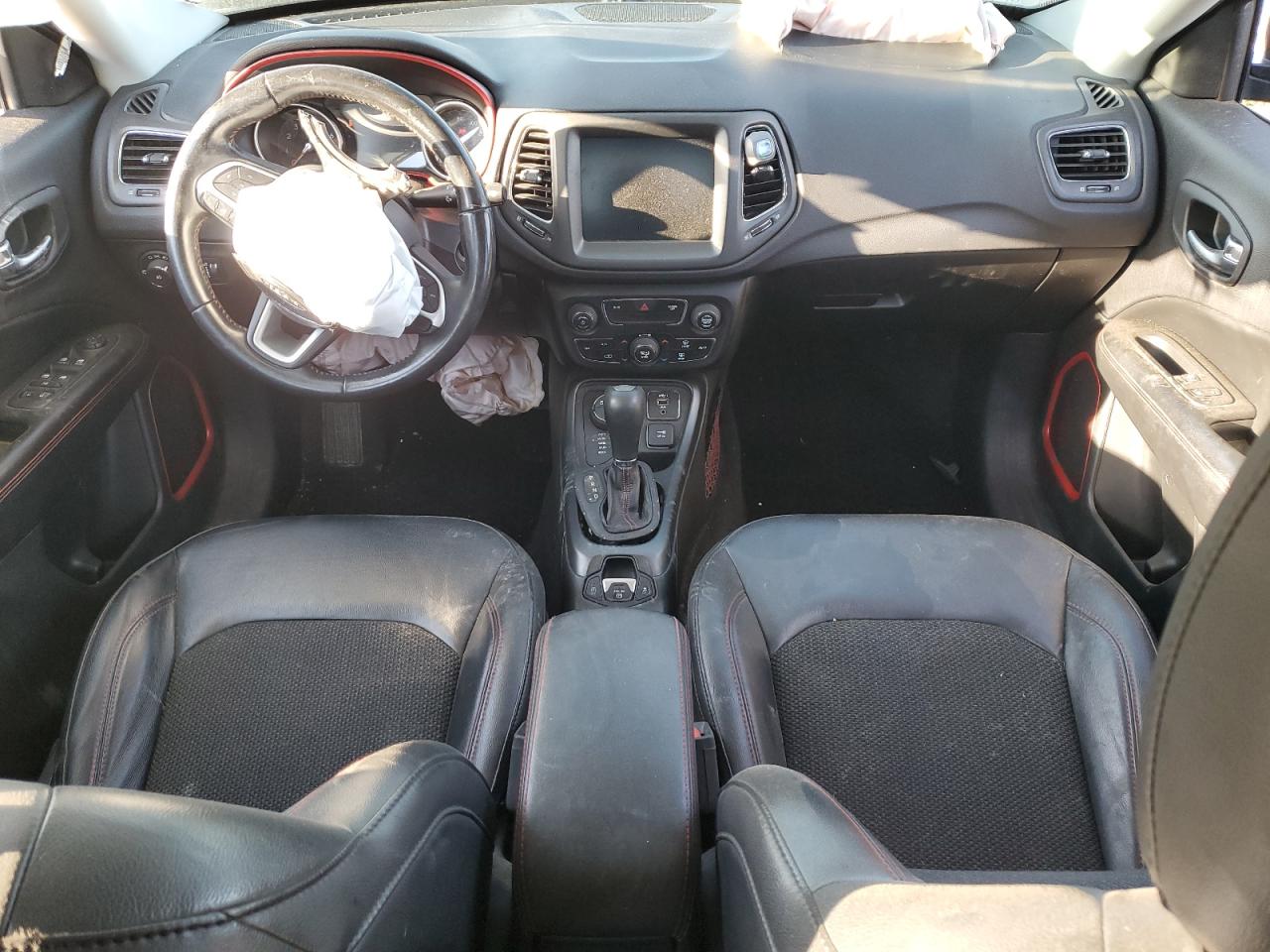 2019 Jeep Compass VIN 3C4NJDDB7KT799951 Copart auction photo, front end damage thumbnail 8