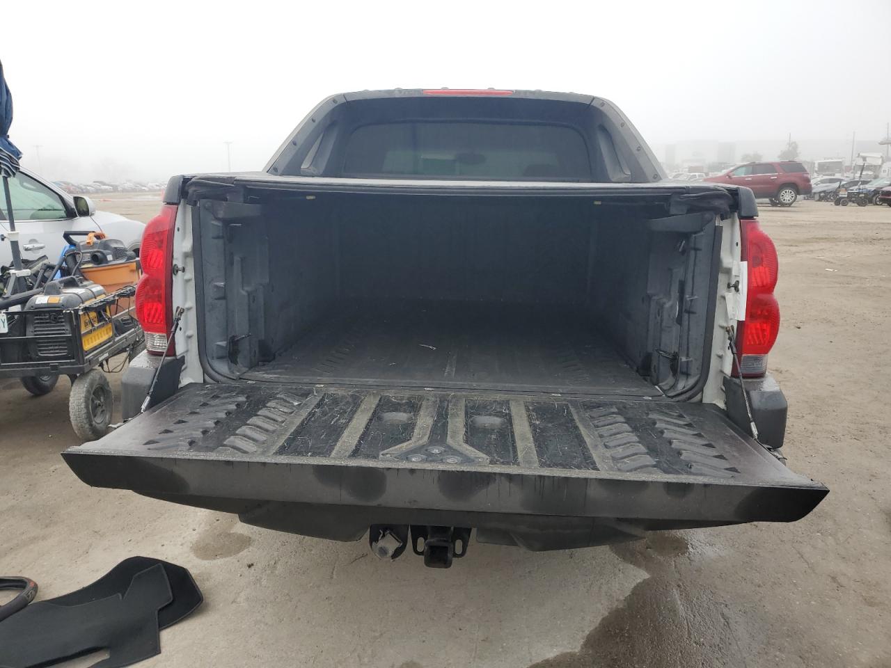 2003 Chevrolet Avalanche VIN 3GNEC13T73G122175 Copart auction photo, front end damage thumbnail 6