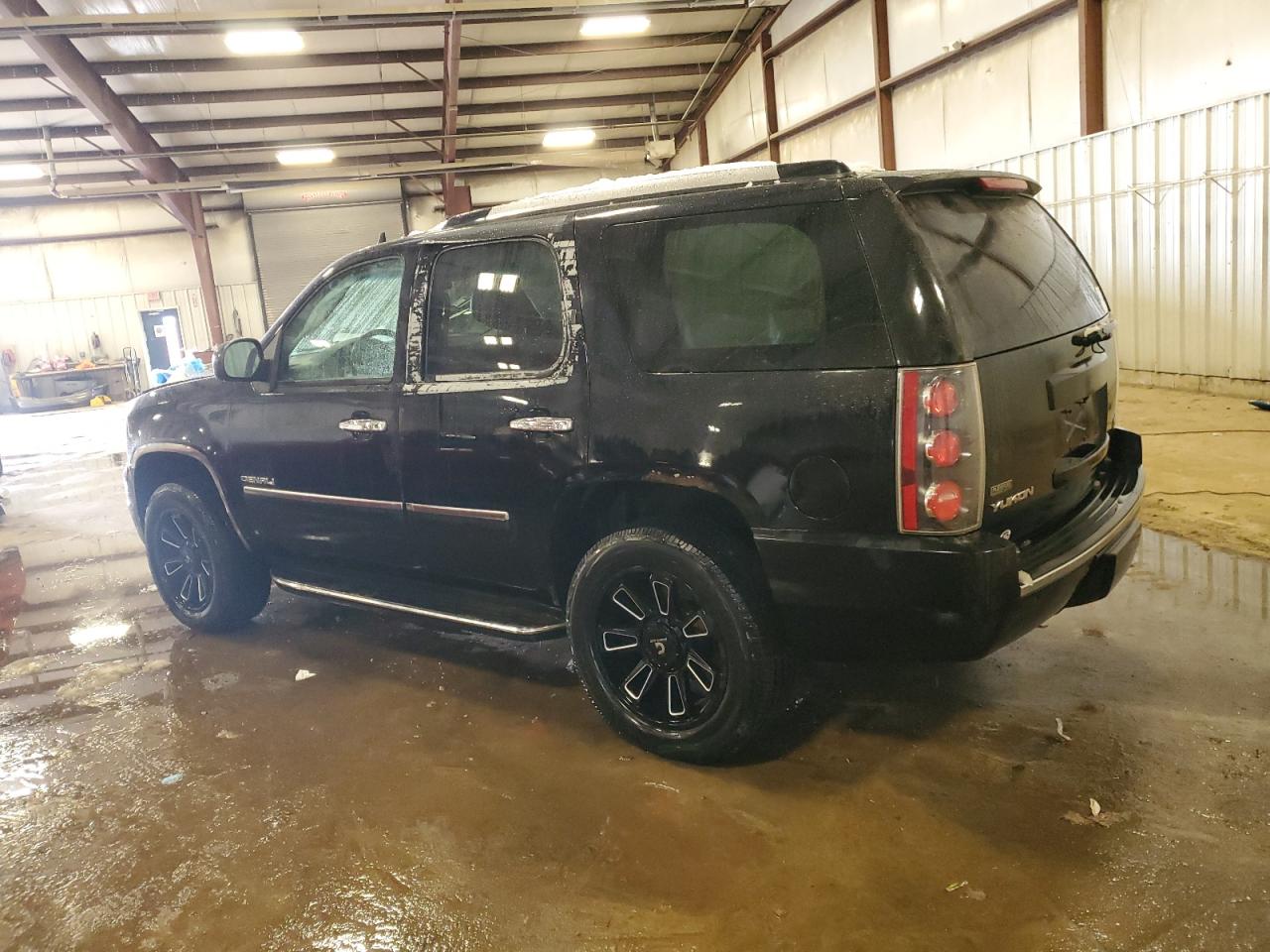 2011 GMC Yukon VIN 1GKS2EEF2BR106577 Copart auction photo, front end damage thumbnail 2
