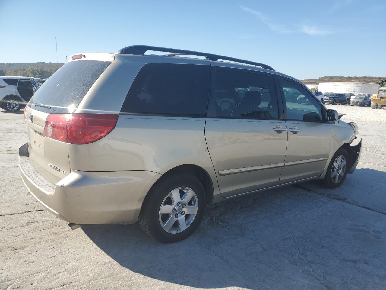 2008 Toyota Sienna VIN 5TDZK22C48S104276 Copart auction photo, front end / side damage thumbnail 3