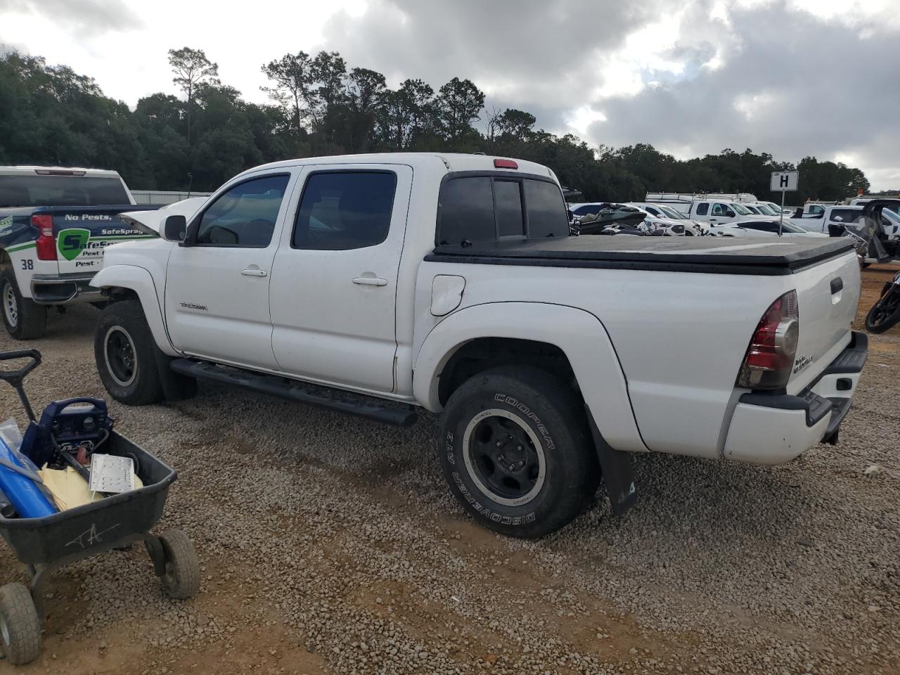 2011 Toyota Tacoma VIN 3TMLU4EN0BM064231 Copart auction photo, front end / unknown damage thumbnail 2