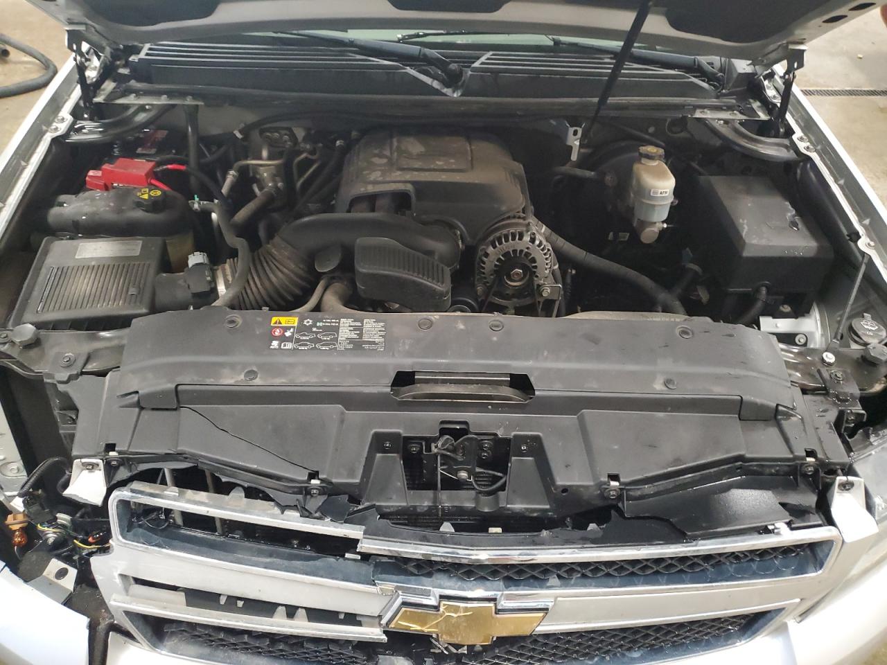 2011 Chevrolet Suburban VIN 1GNSKJE37BR339484 Copart auction photo, front end / side damage thumbnail 12