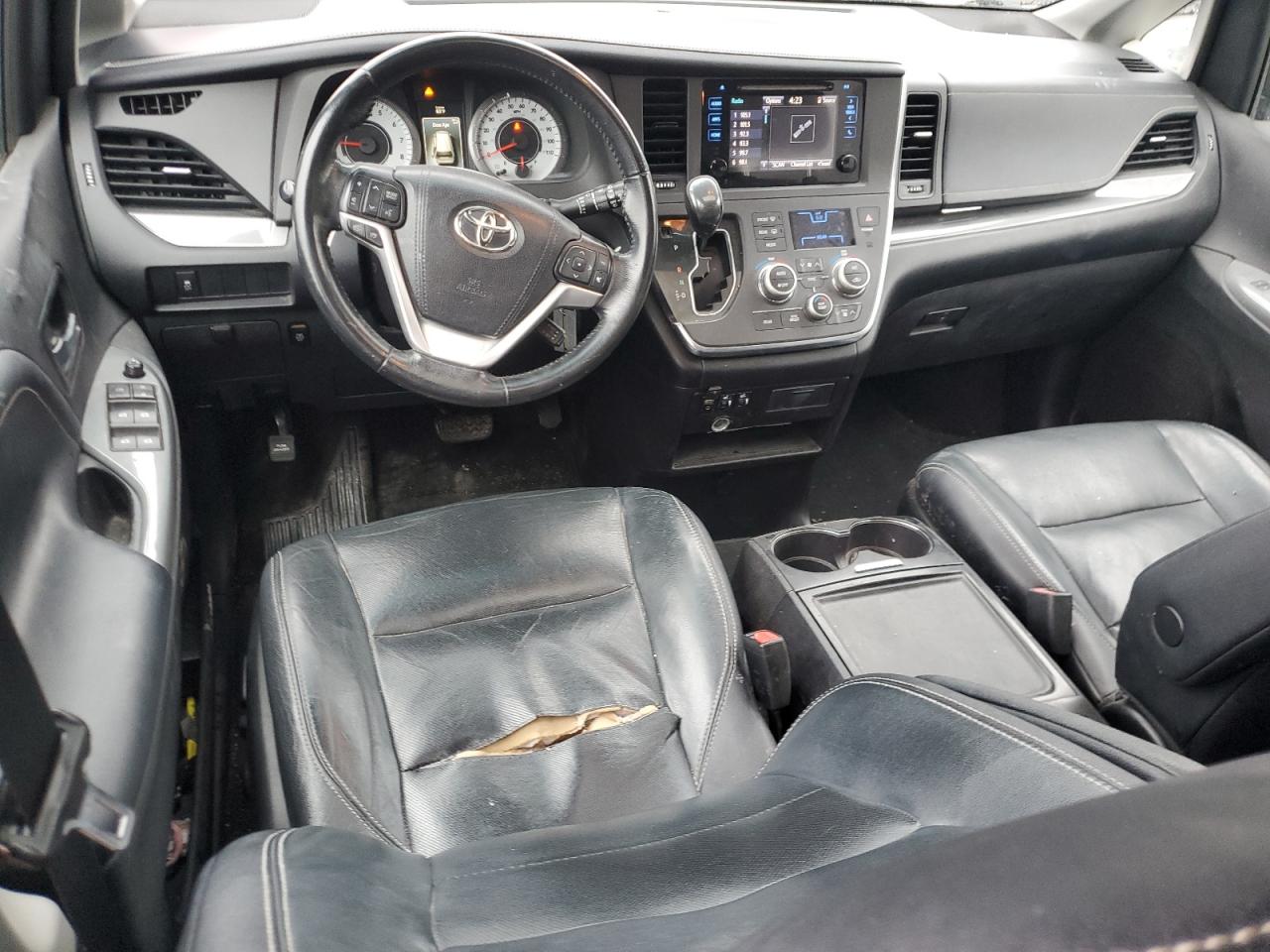 2015 Toyota Sienna VIN 5TDXK3DC9FS664477 Copart auction photo, front end / minor dent/scratches damage thumbnail 8