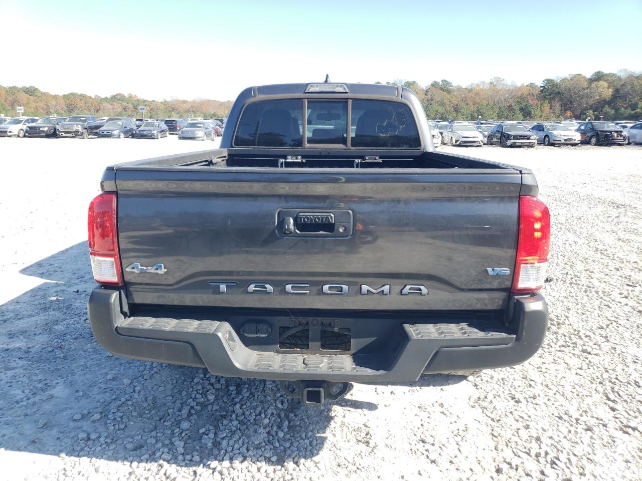 2016 Toyota Tacoma VIN 3TMDZ5BN0GM002982 Copart auction photo, front end / minor dent/scratches damage thumbnail 6
