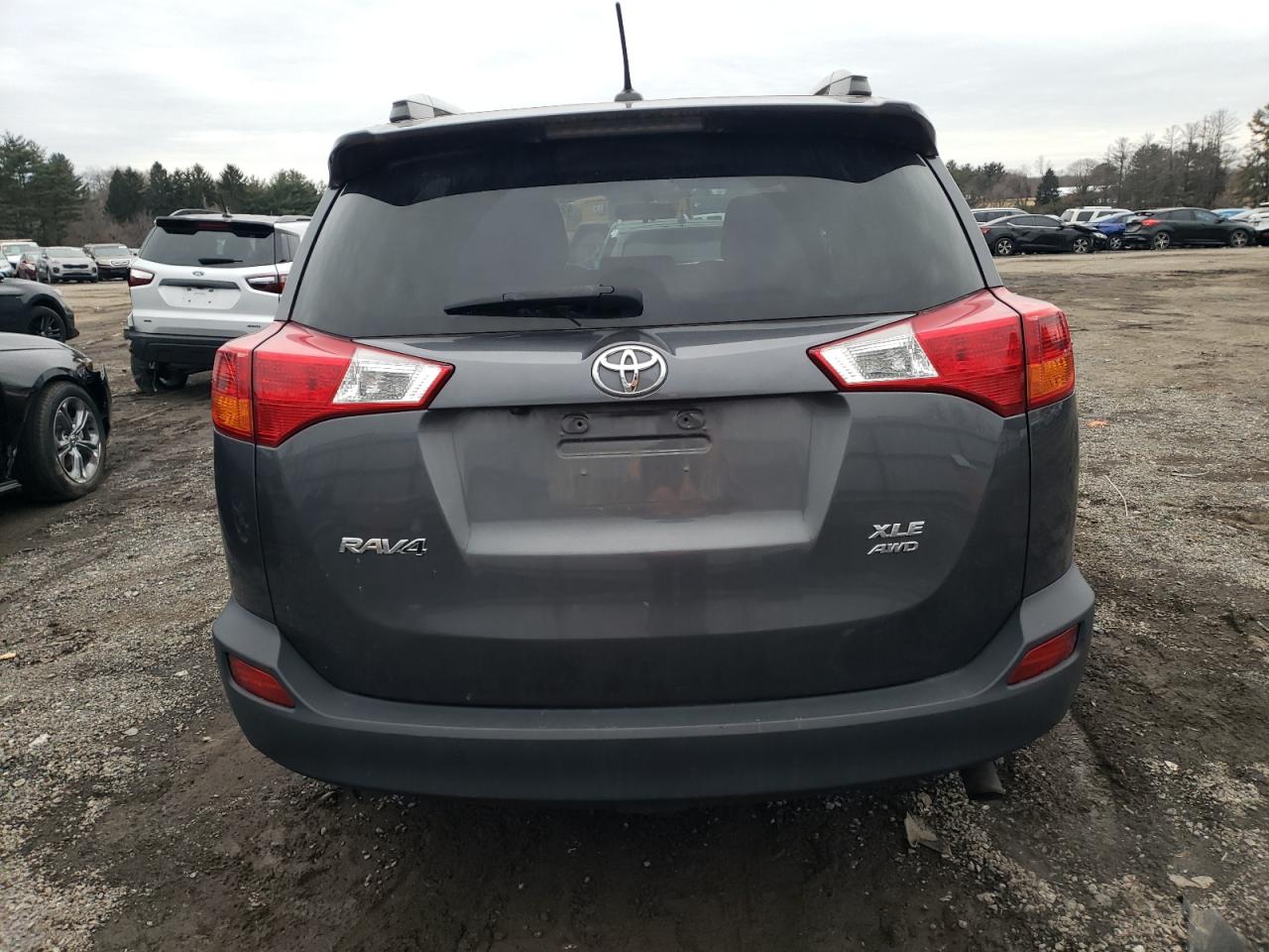 2015 Toyota RAV 4 VIN 2T3RFREV2FW260953 Copart auction photo, front end / minor dent/scratches damage thumbnail 6