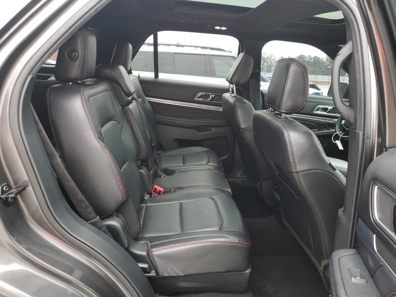 2019 Ford Explorer VIN 1FM5K8GT5KGB51792 Copart auction photo, rear end / minor dent/scratches damage thumbnail 11