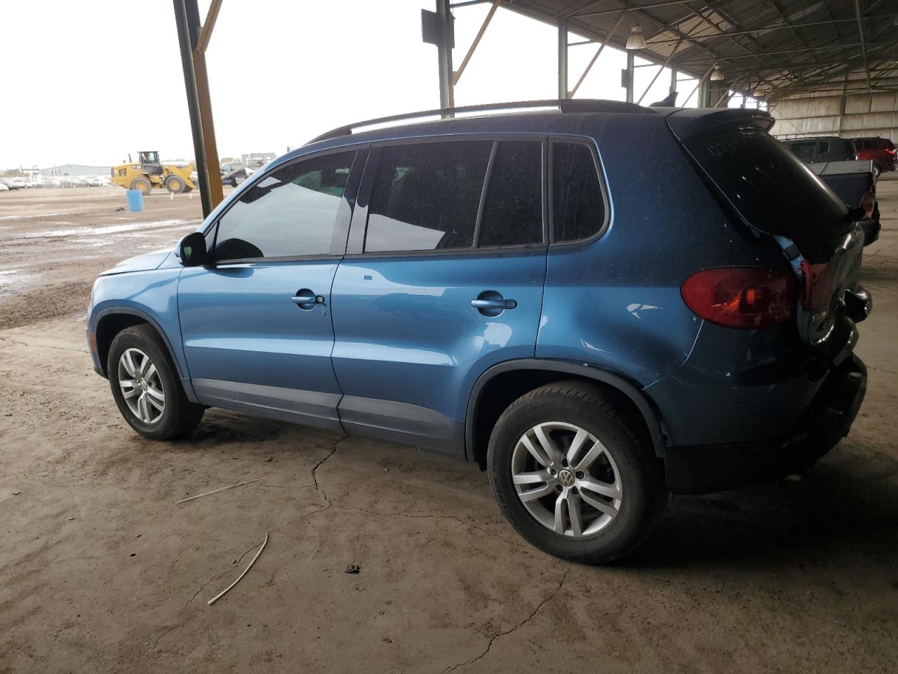 2017 Volkswagen Tiguan VIN WVGAV7AX3HK032348 Copart auction photo, rear end / minor dent/scratches damage thumbnail 2