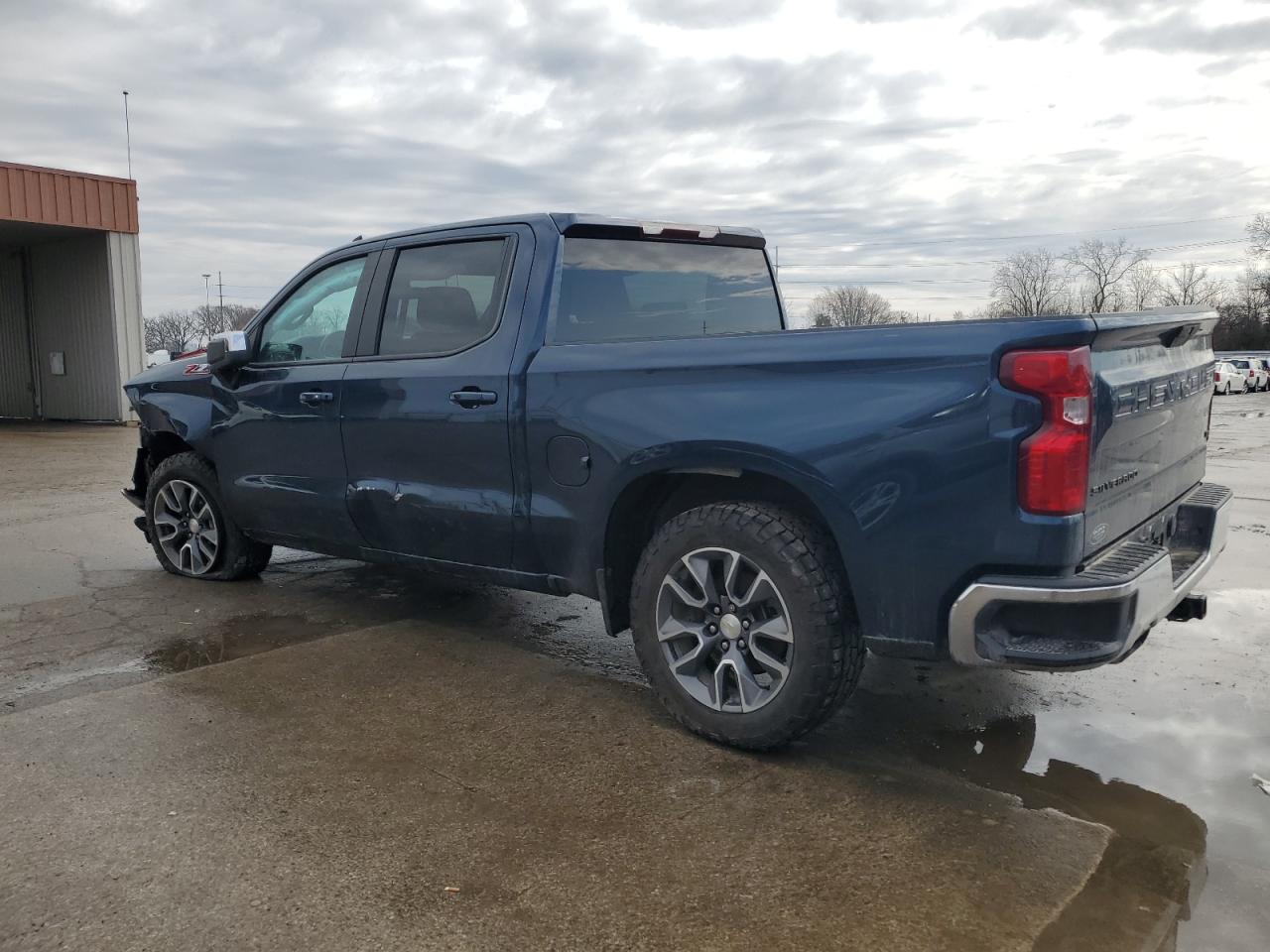 2021 Chevrolet Silverado VIN 3GCUYDED0MG222004 Copart auction photo, front end / side damage thumbnail 2