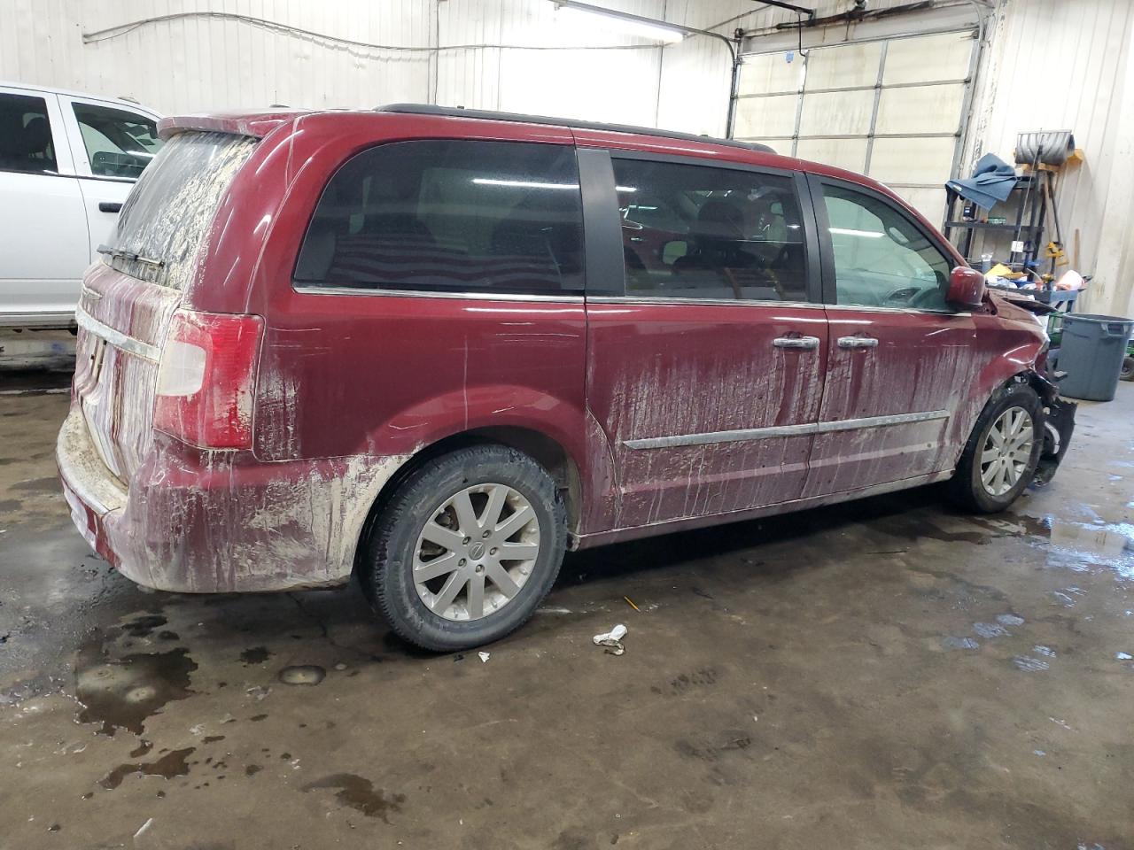 2015 Chrysler Town & Country VIN 2C4RC1BG4FR754421 Copart auction photo, front end damage thumbnail 3