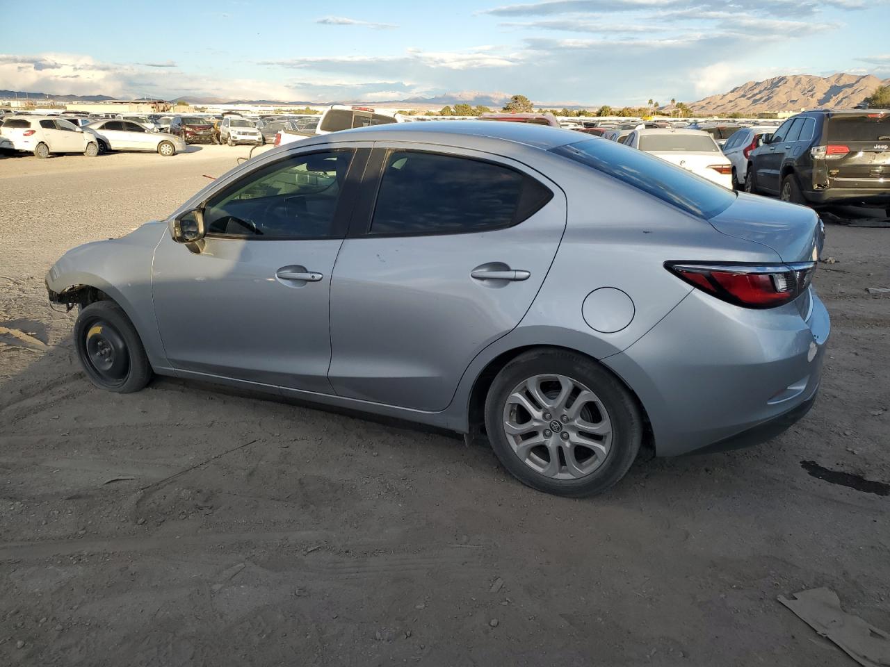 2017 Toyota Yaris VIN 3MYDLBYV0HY180443 Copart auction photo, front end damage thumbnail 2