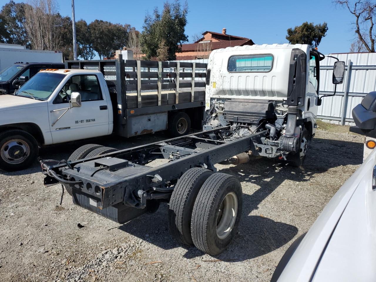 2017 Isuzu NPR VIN 54DB4W1B9HS802879 Copart auction photo, vandalism damage thumbnail 3