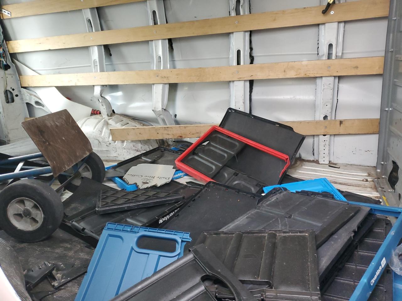 2015 GMC Savana VIN 1GTW7FCF8F1904609 Copart auction photo, rollover damage thumbnail 11