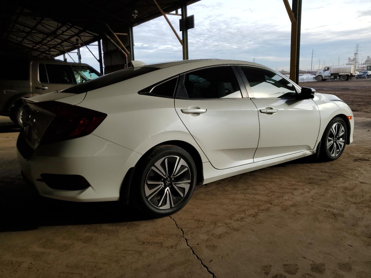 2017 Honda Civic VIN 19XFC1F31HE011438 Copart auction photo, front end damage thumbnail 3