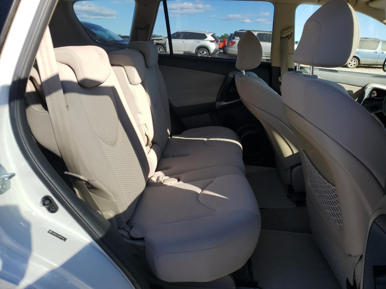 2008 Toyota RAV 4 VIN JTMZK31V285018172 Copart auction photo, rear end / minor dent/scratches damage thumbnail 11