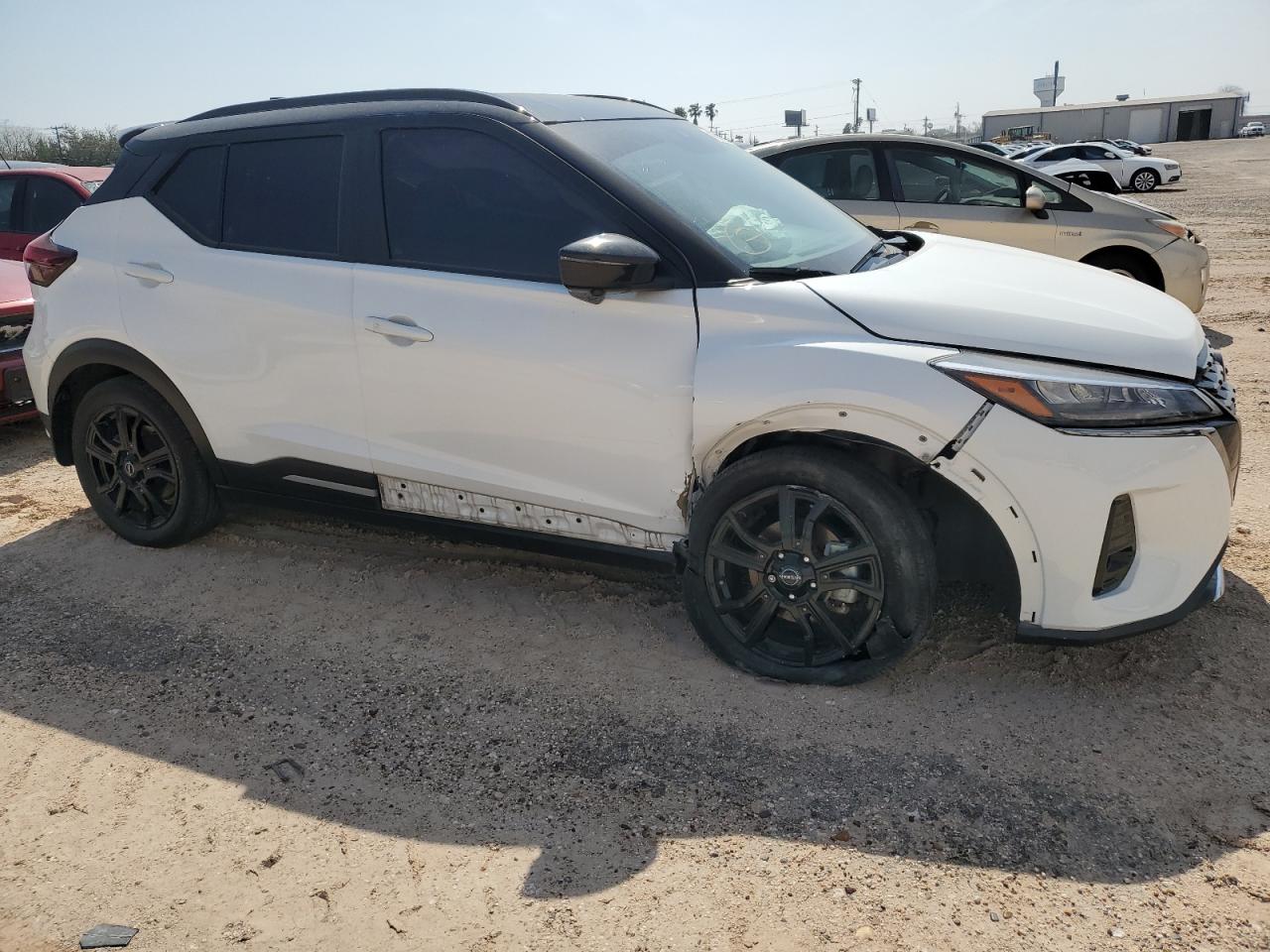 2022 Nissan Kicks VIN 3N1CP5DVXNL499513 Copart auction photo, front end / side damage thumbnail 4