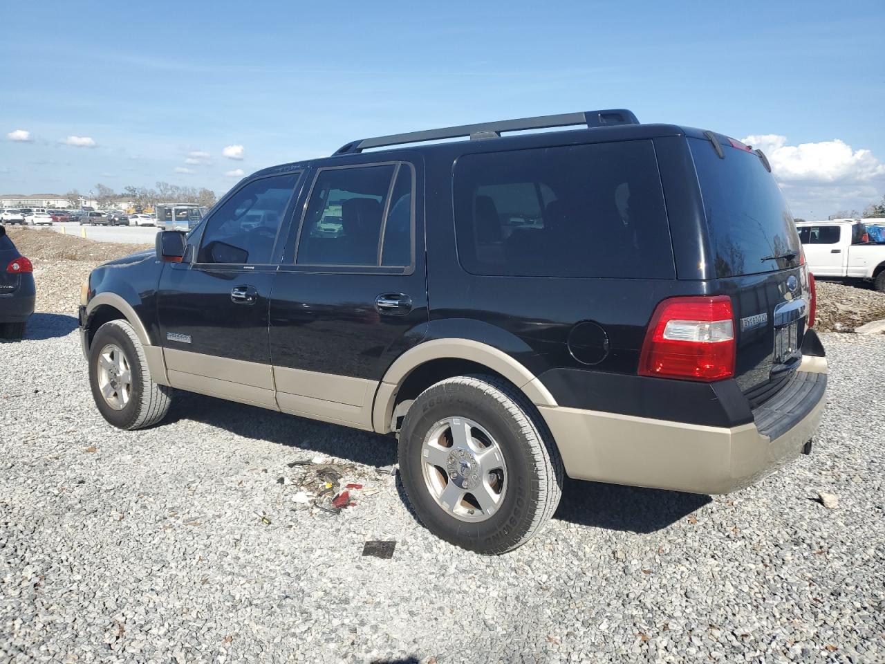 2007 Ford Expedition VIN 1FMFU17557LA03146 Copart auction photo, minor dent/scratches damage thumbnail 2
