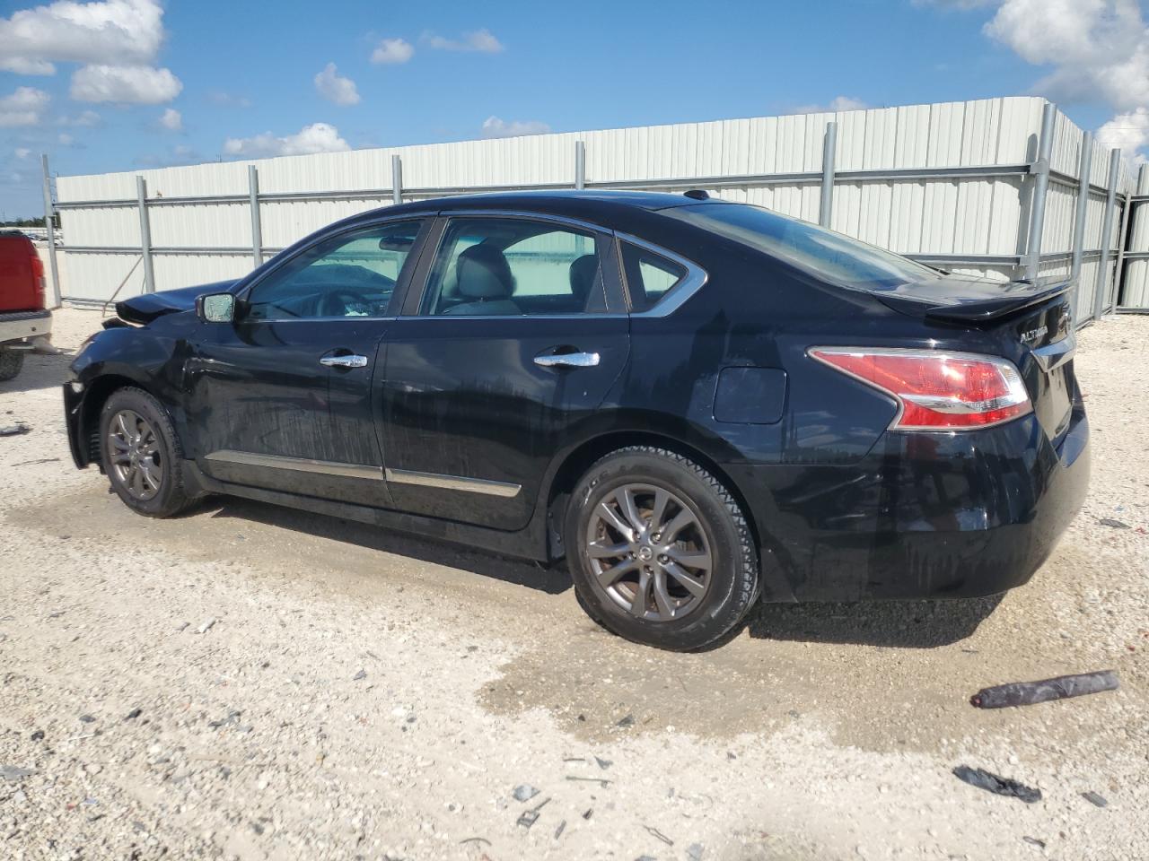 2015 Nissan Altima VIN 1N4AL3APXFN915187 Copart auction photo, front end / minor dent/scratches damage thumbnail 2