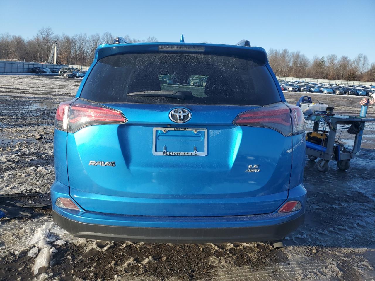 2018 Toyota RAV 4 VIN JTMBFREV5JJ744446 Copart auction photo, front end / side damage thumbnail 6