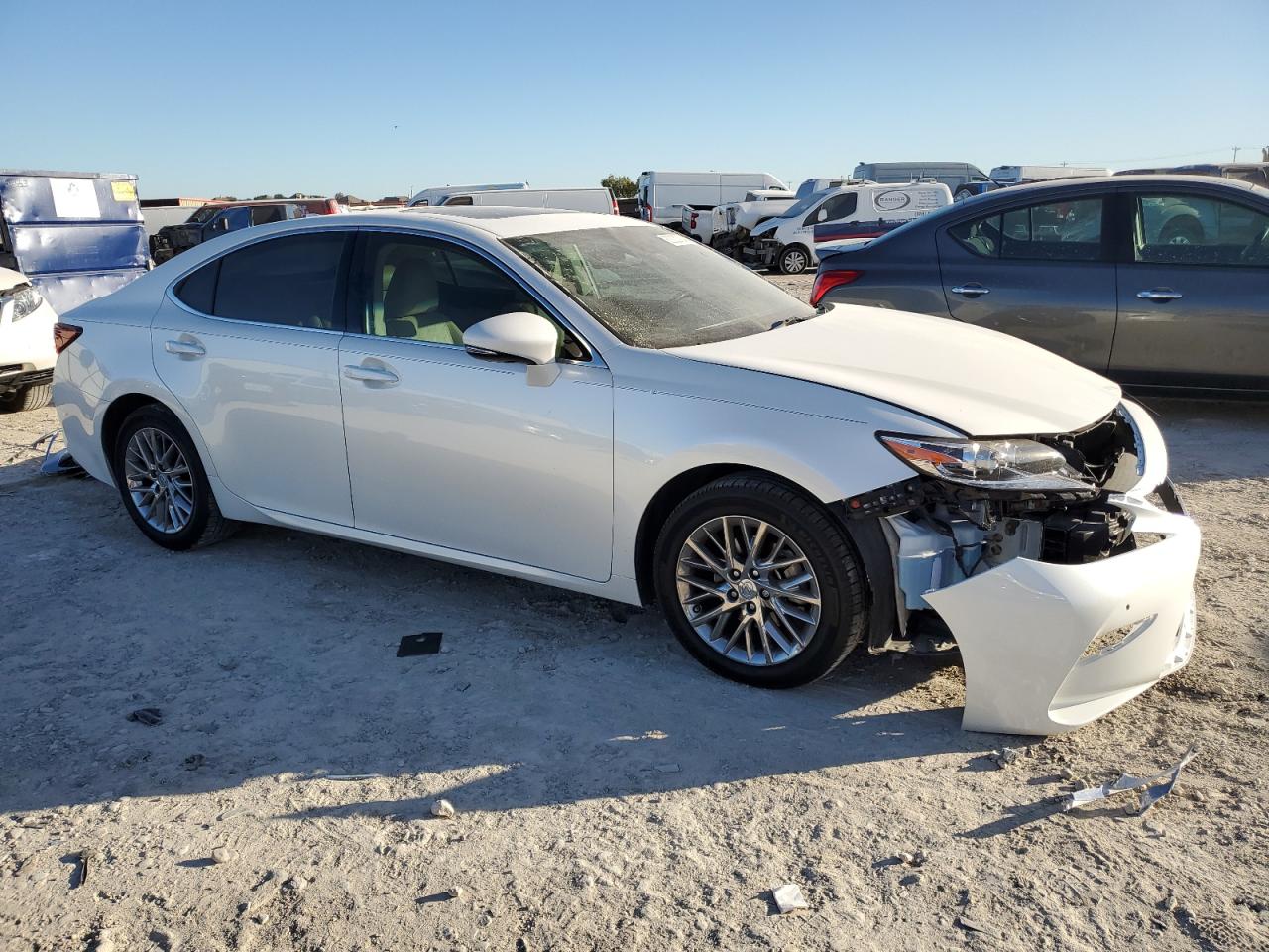 2016 Lexus ES VIN 58ABK1GG2GU020639 Copart auction photo, front end / minor dent/scratches damage thumbnail 4
