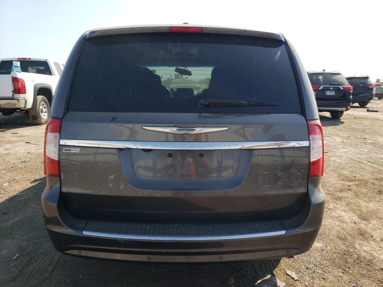 2014 Chrysler Town & Country VIN 2C4RC1CG5ER373366 Copart auction photo, front end / side damage thumbnail 7