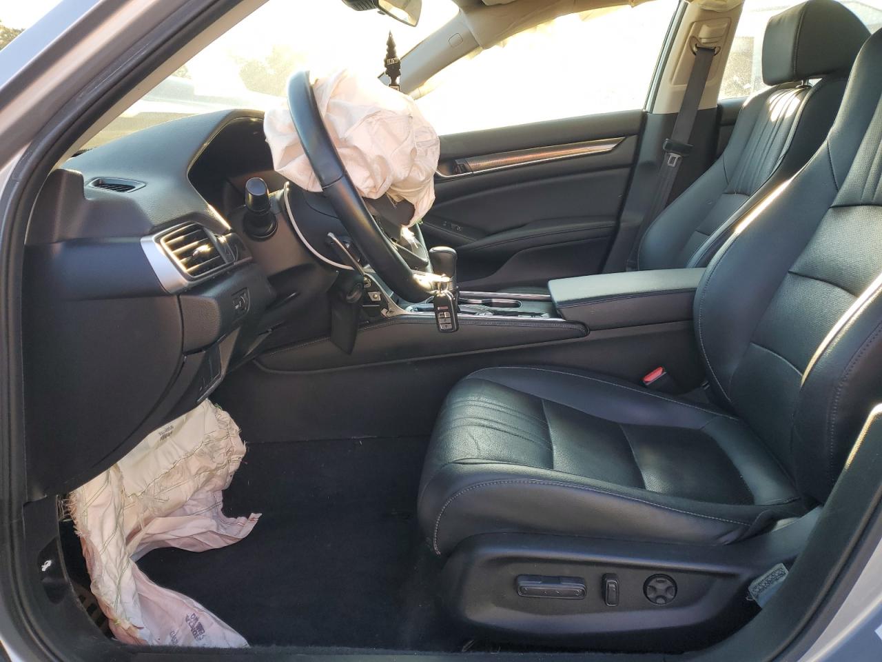 2022 Honda Accord VIN 1HGCV1F40NA015566 Copart auction photo, front end / minor dent/scratches damage thumbnail 7