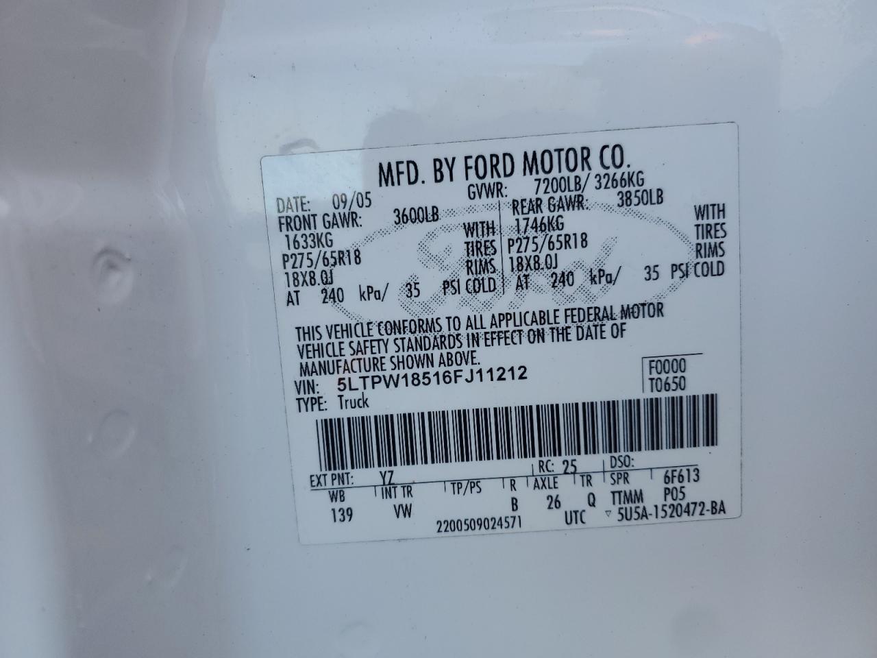 2006 Lincoln Mark LT VIN 5LTPW18516FJ11212 Copart auction photo, front end damage thumbnail 13