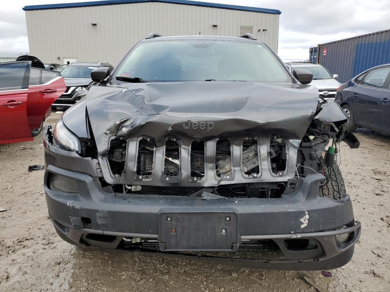 2016 Jeep Cherokee VIN 1C4PJMBS6GW172574 Copart auction photo, front end damage thumbnail 5