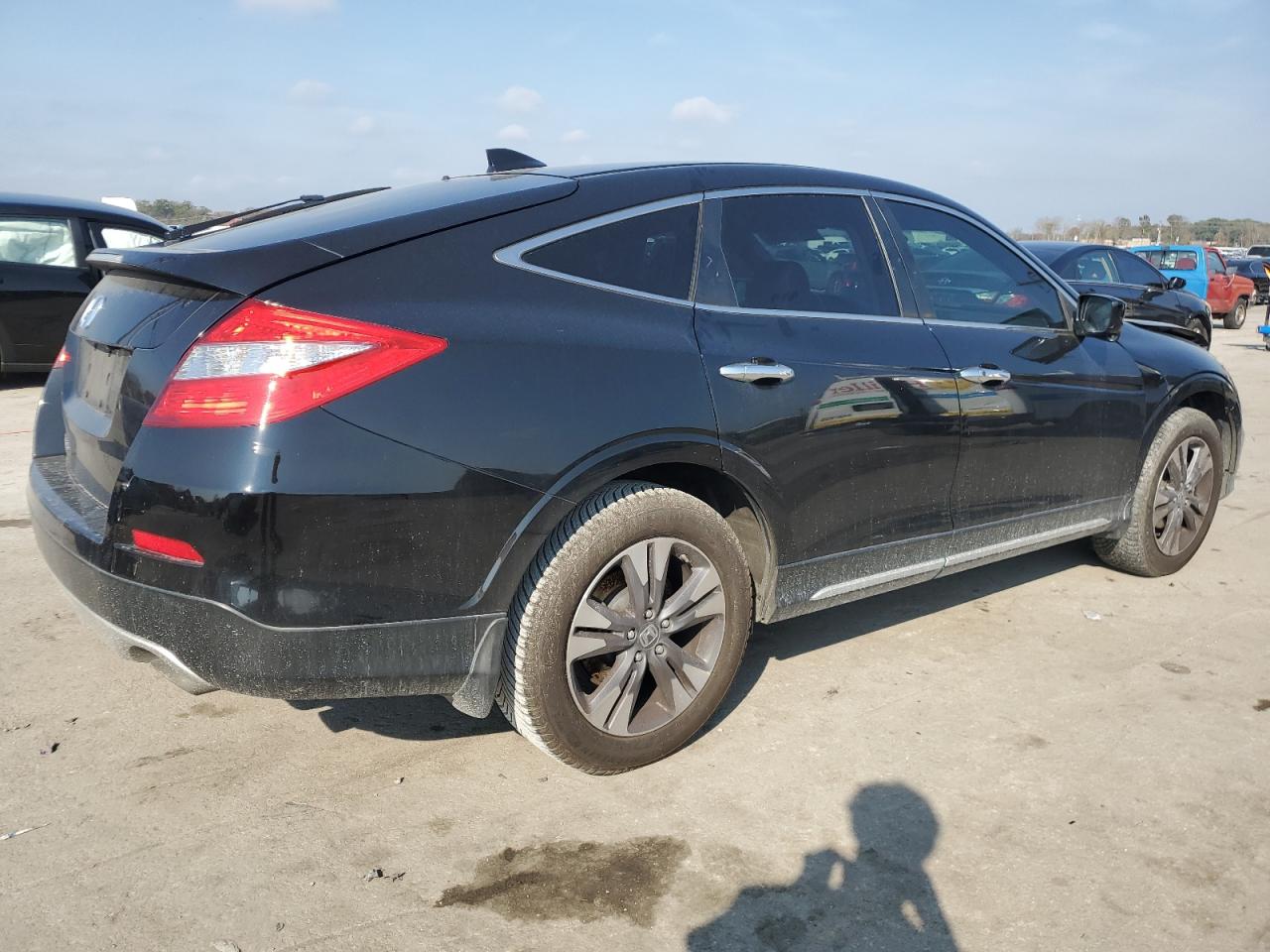2015 Honda Crosstour VIN 5J6TF1H57FL001942 Copart auction photo, front end / side damage thumbnail 3