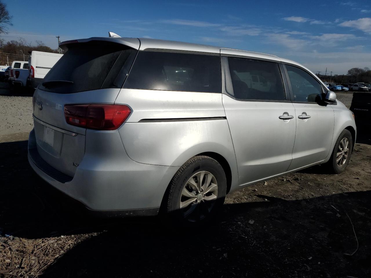 2019 KIA Sedona VIN KNDMB5C19K6541013 Copart auction photo, undercarriage / minor dent/scratches damage thumbnail 3