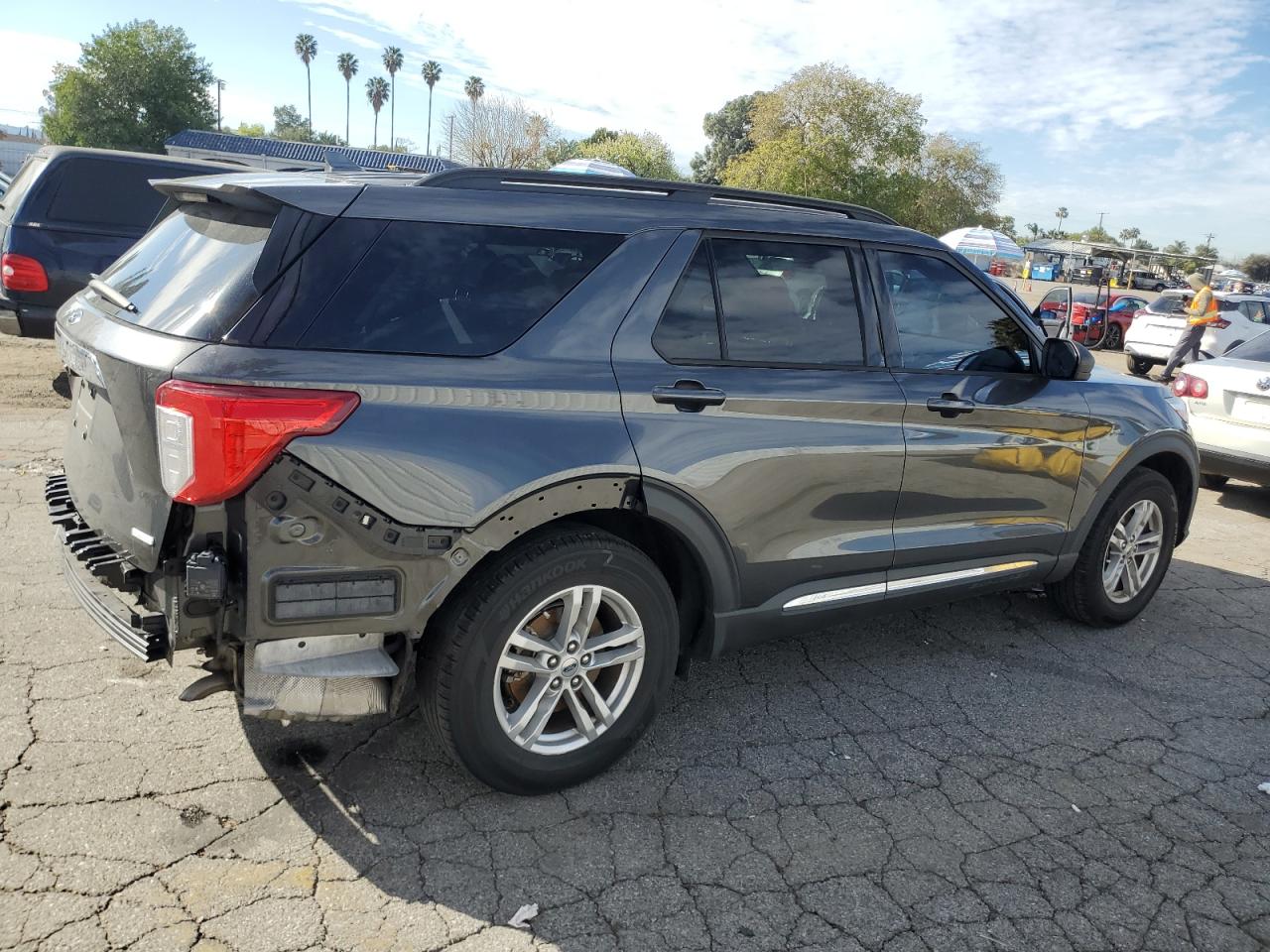 2020 Ford Explorer VIN 1FMSK7DH5LGC30006 Copart auction photo, rear end / minor dent/scratches damage thumbnail 3