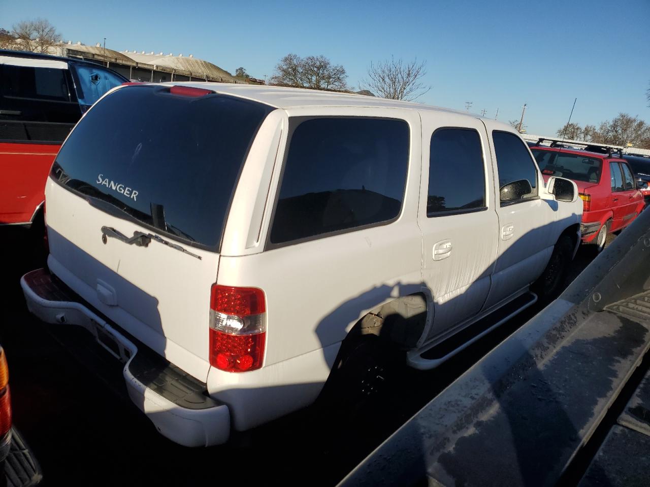 2002 GMC Yukon VIN 1GKEK13T82J196475 Copart auction photo, vandalism damage thumbnail 3