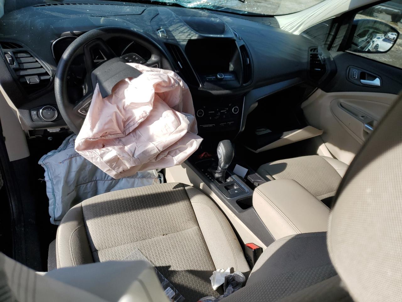 2019 Ford Escape VIN 1FMCU0GD7KUB10156 Copart auction photo, front end damage thumbnail 8