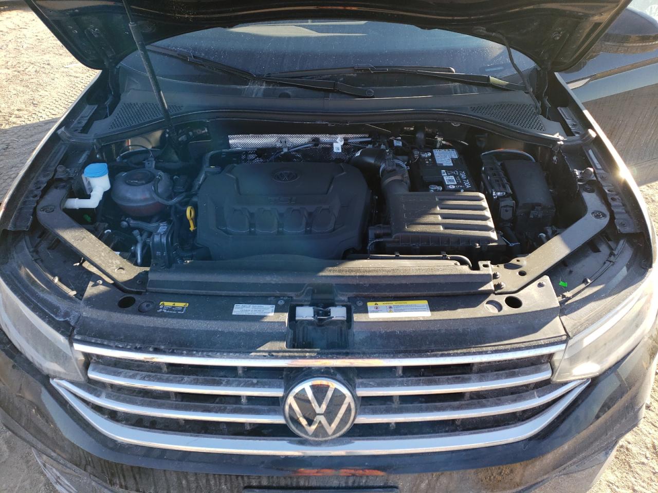 2024 Volkswagen Tiguan VIN 3VVFB7AX9RM139970 Copart auction photo, front end / hail damage thumbnail 13