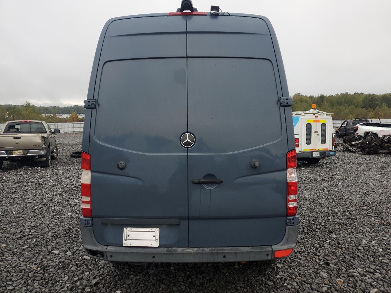 2018 Mercedes-Benz Sprinter VIN WD3PE7CD1JP635545 Copart auction photo, front end damage thumbnail 6