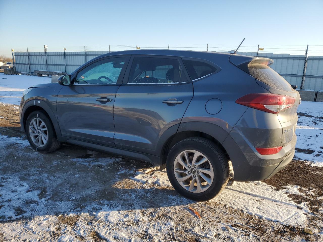 2017 Hyundai Tucson VIN KM8J23A40HU260447 Copart auction photo, vandalism / minor dent/scratches damage thumbnail 2