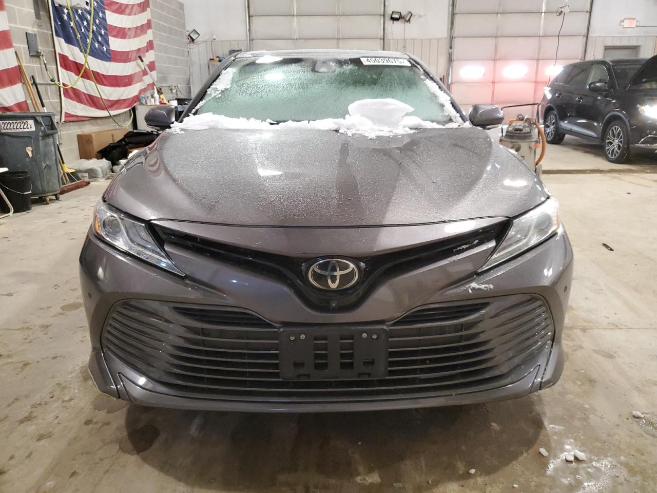 2018 Toyota Camry VIN 4T1B11HK6JU044222 Copart auction photo, front end / minor dent/scratches damage thumbnail 5