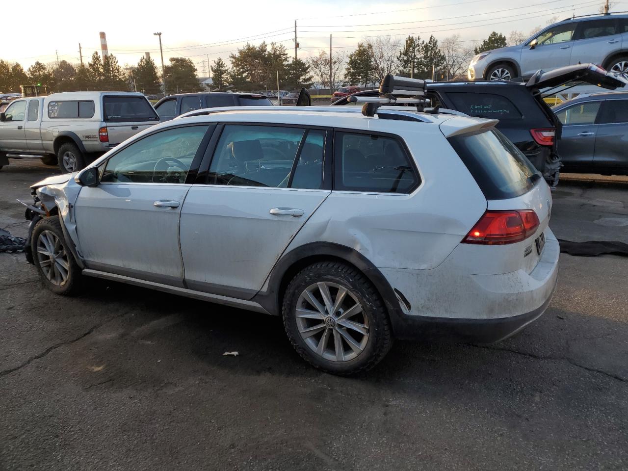 2017 Volkswagen Golf VIN 3VWH17AU9HM537613 Copart auction photo, front end damage thumbnail 2